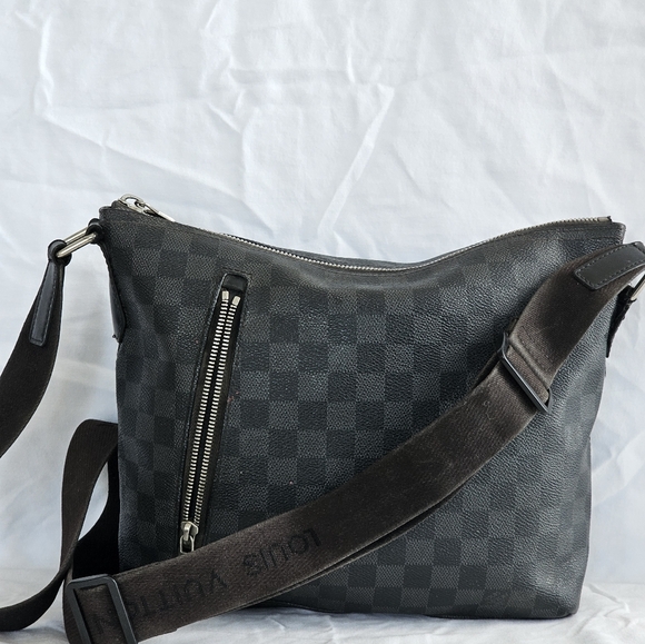 Louis Vuitton Damier Graphite Mick PM - Picture 9 of 12